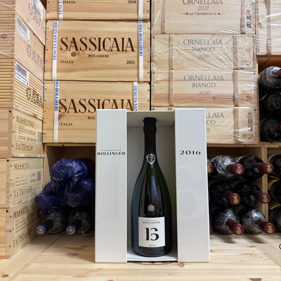 Bollinger B16 2016 in Cofanetto