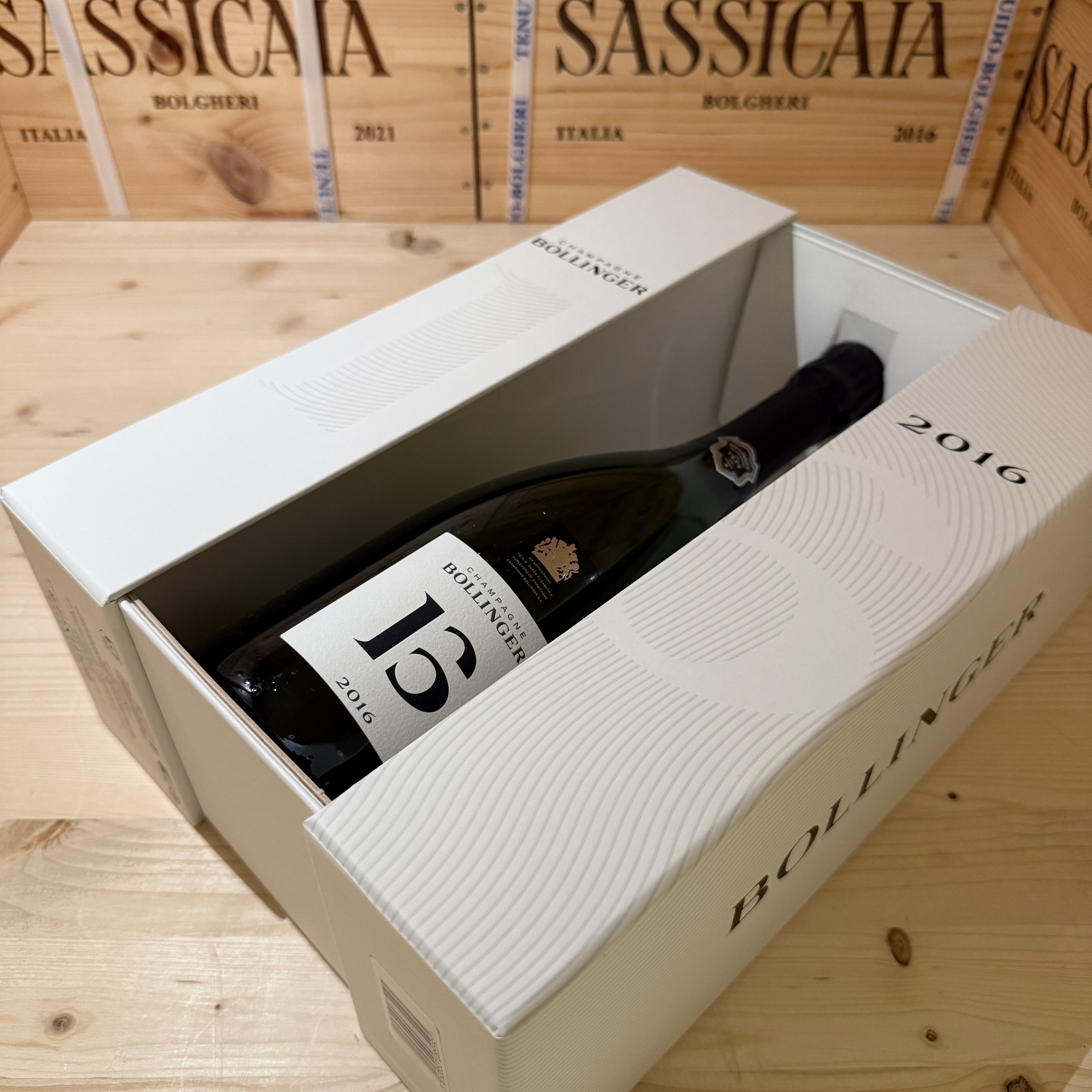 Bollinger B16 2016 in Cofanetto