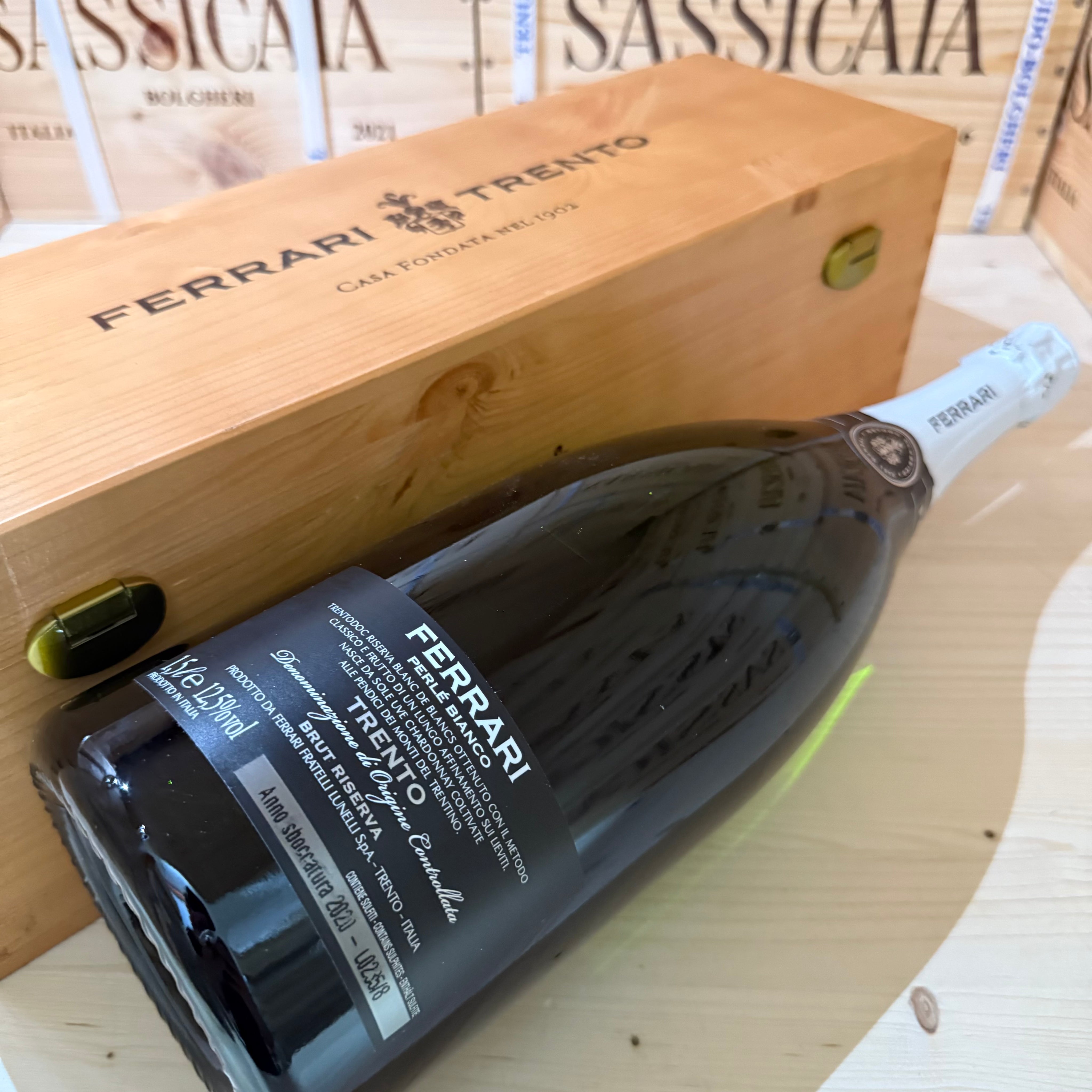 Ferrari Perlè Bianco Riserva 2011 Magnum in Cassa Legno - Release 2025