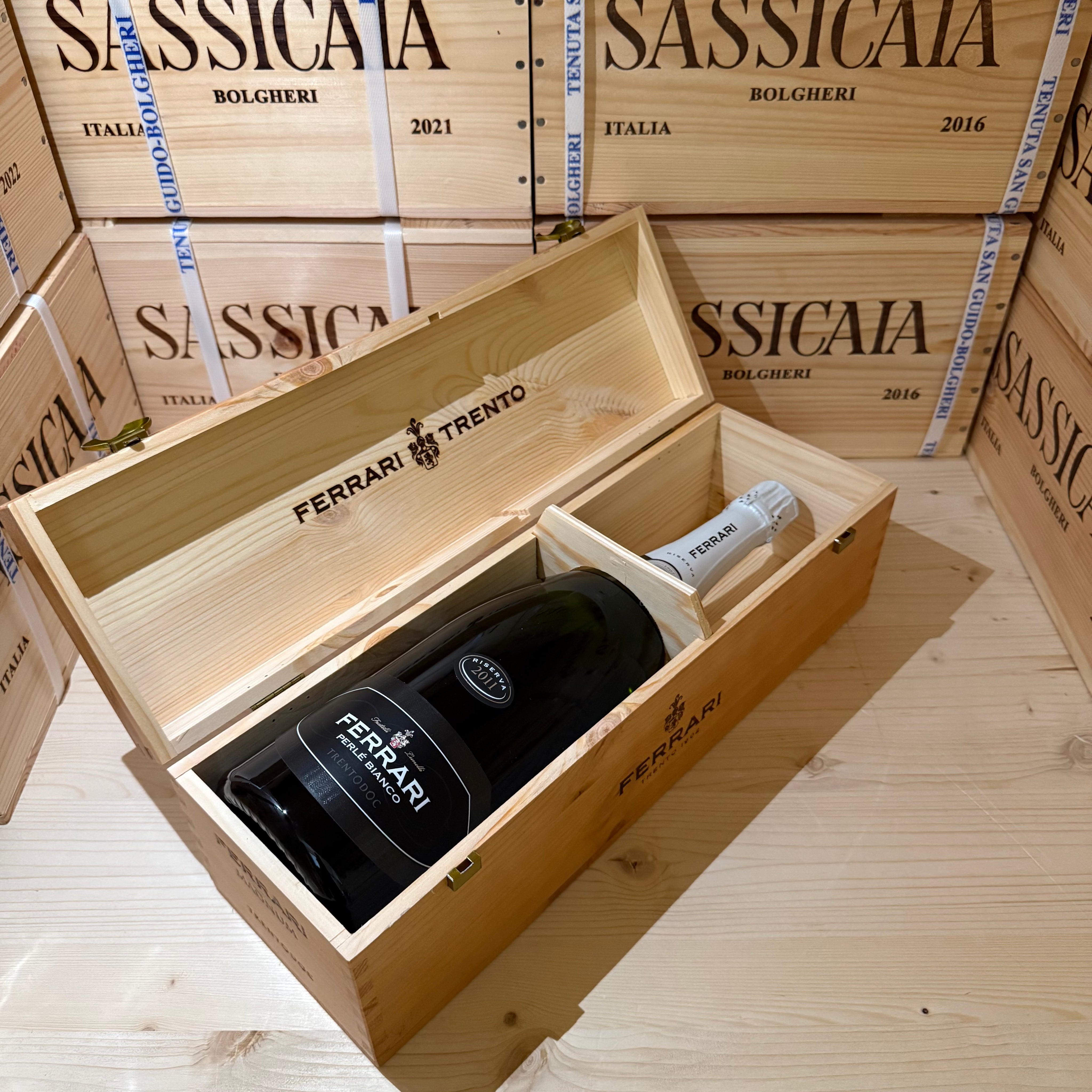 Ferrari Perlè Bianco Riserva 2011 Magnum in Cassa Legno - Release 2025