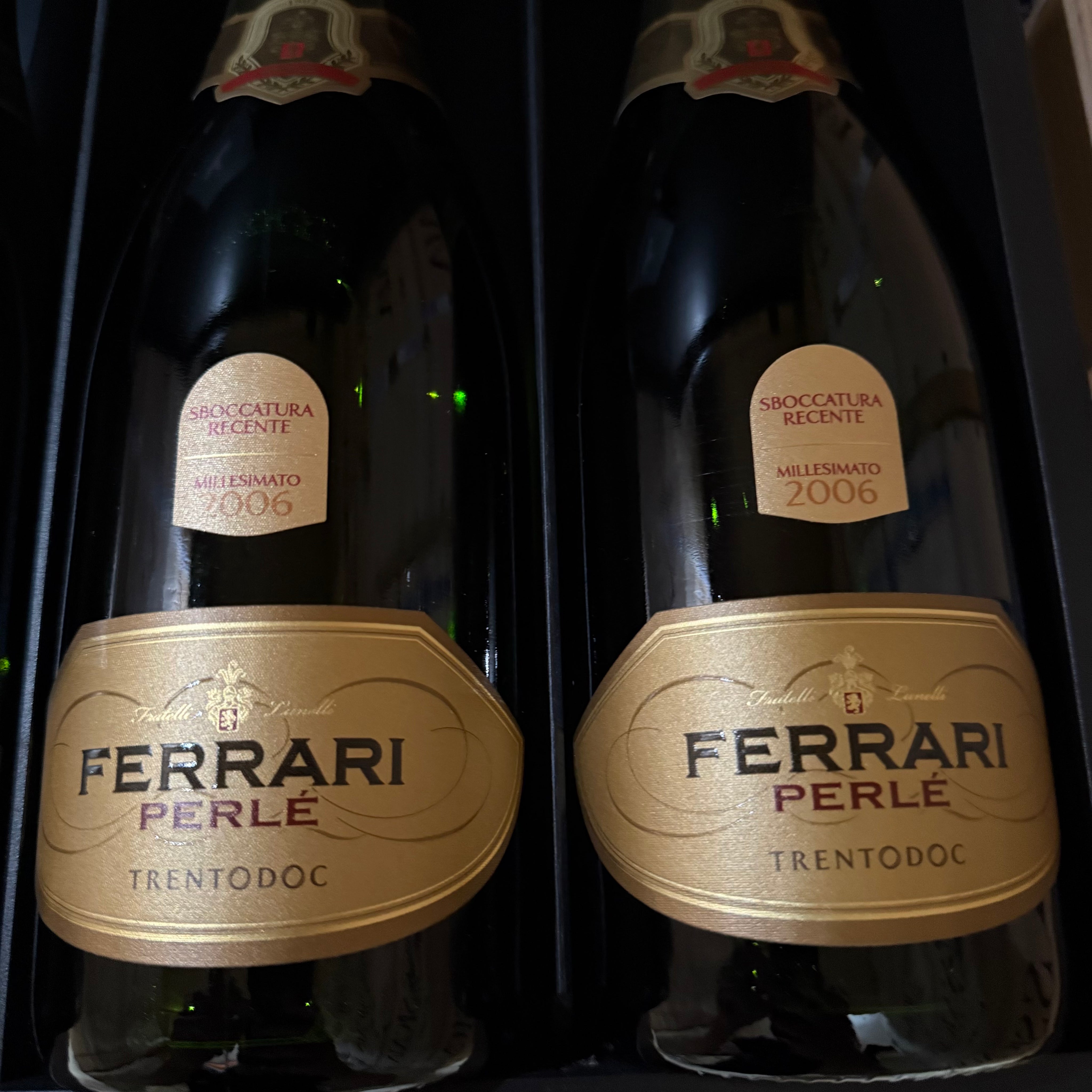 Ferrari Perlè Riserva 2002 - 2004 - 2006 Sboccatura Recente 2021 - Cassa Legno 6 Bottiglie