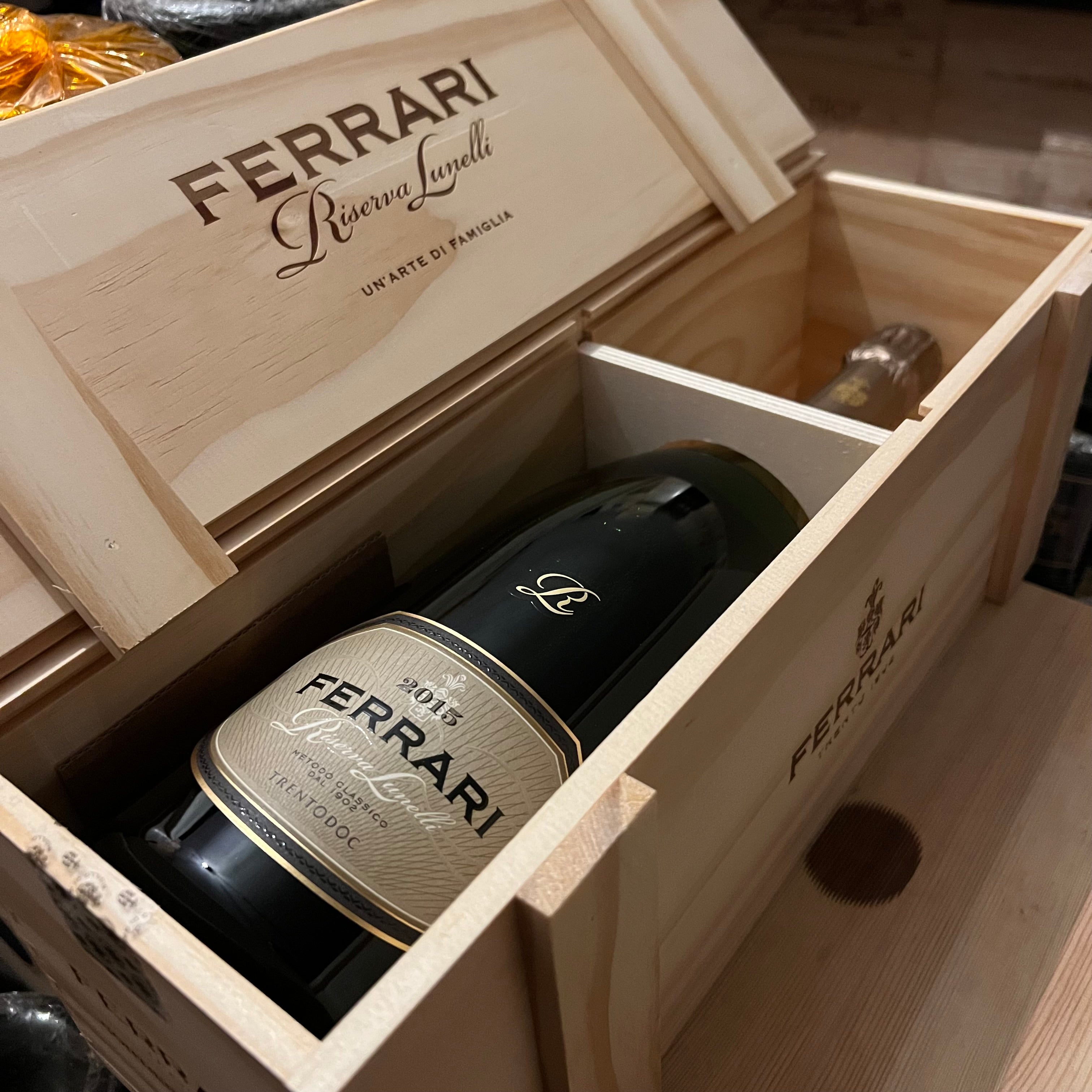 Ferrari Riserva Lunelli 2015 Magnum in Cassa Legno