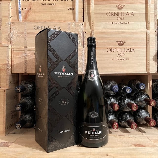Ferrari Perlè Nero Riserva 2013 Magnum Astucciato