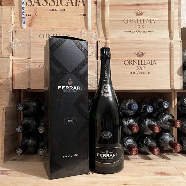 Ferrari Perlè Nero Riserva 2012 Magnum Astucciato