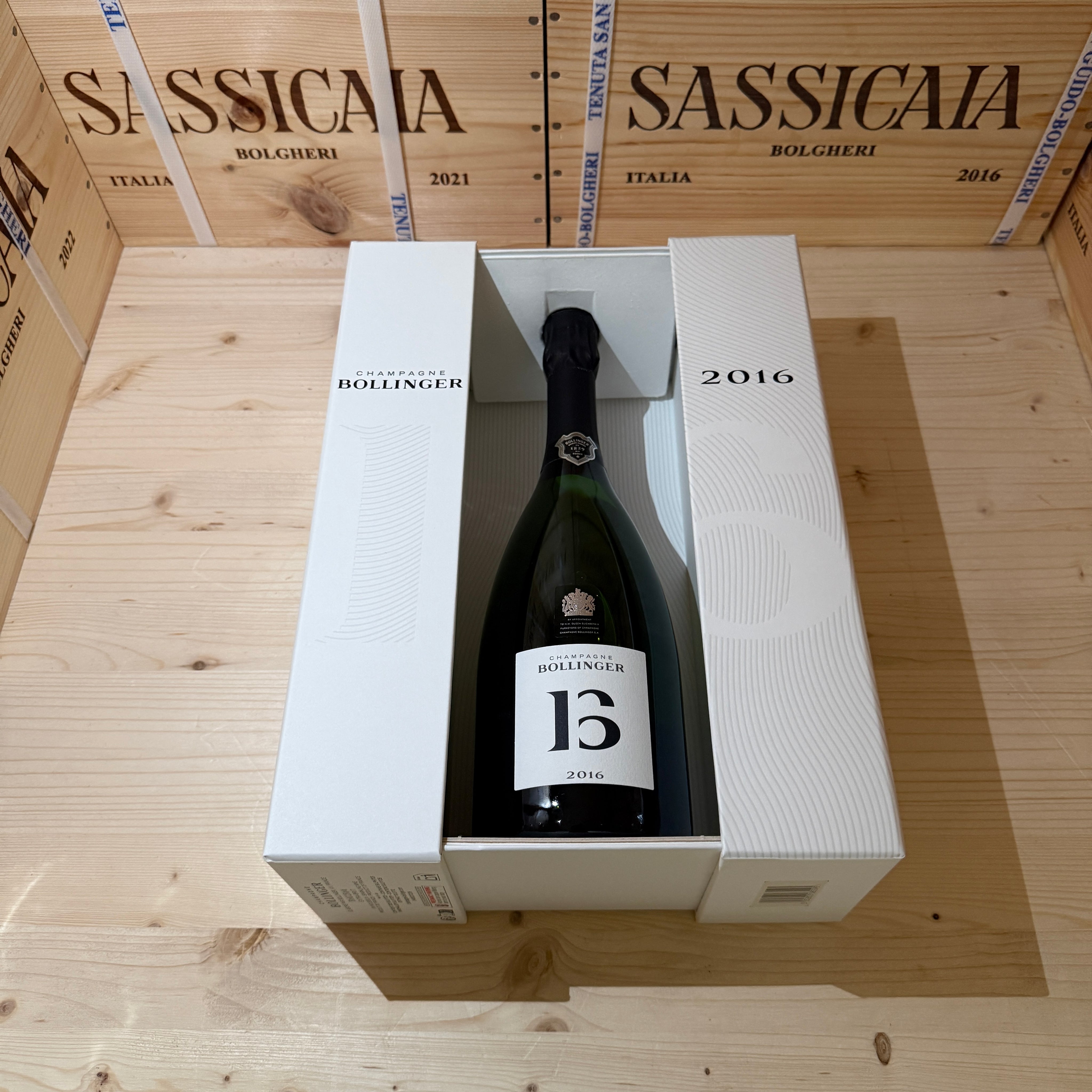 Bollinger B16 2016 in Cofanetto