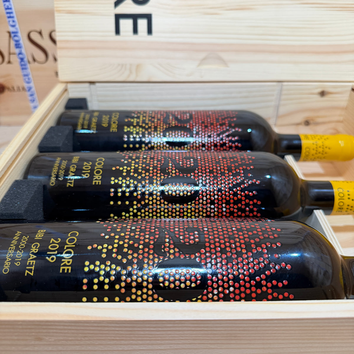 Colore 2019 Bibi Graetz - Cassa Legno 3 Bottiglie