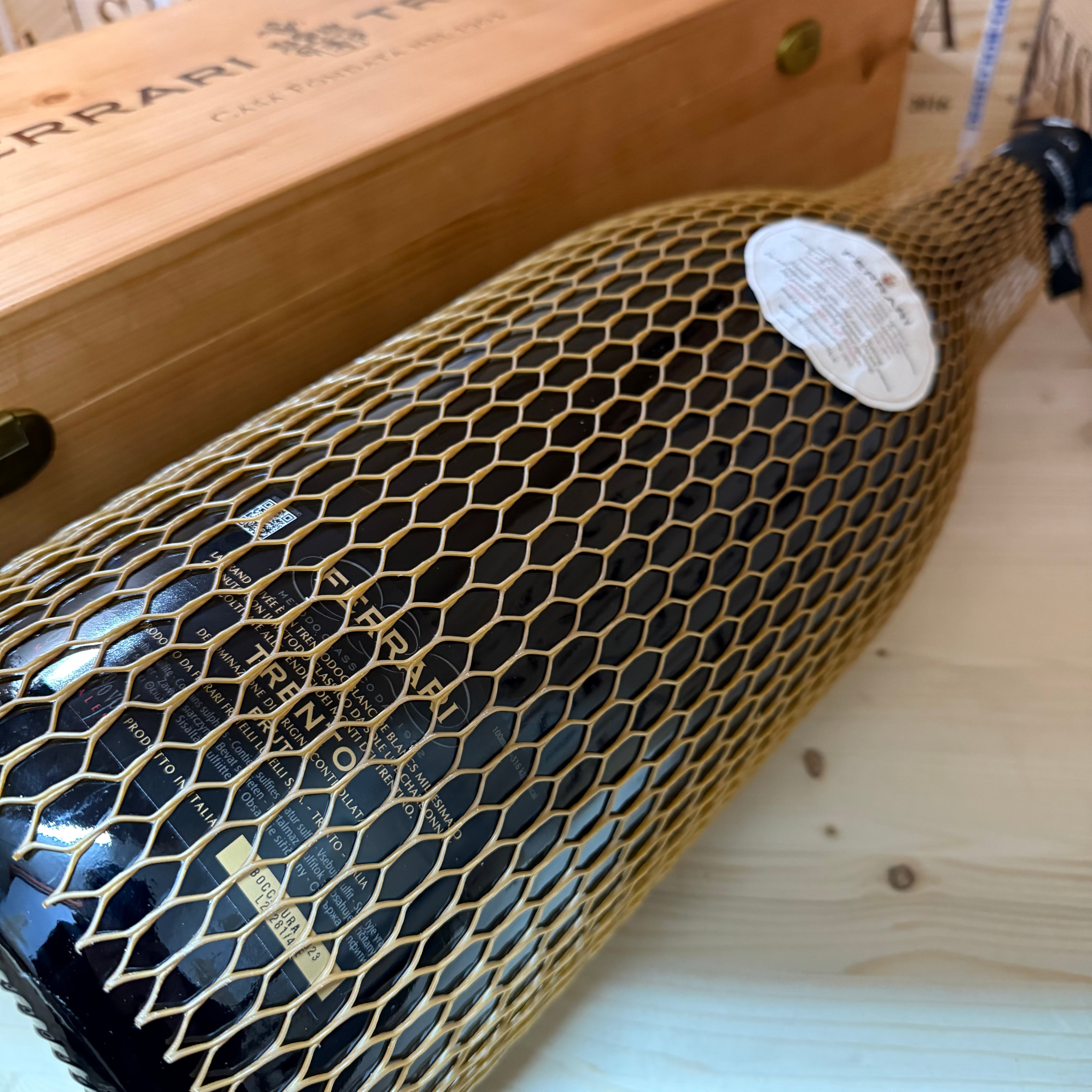 Ferrari Gran Cuvee 2018 Mathusalem in Cassa Legno