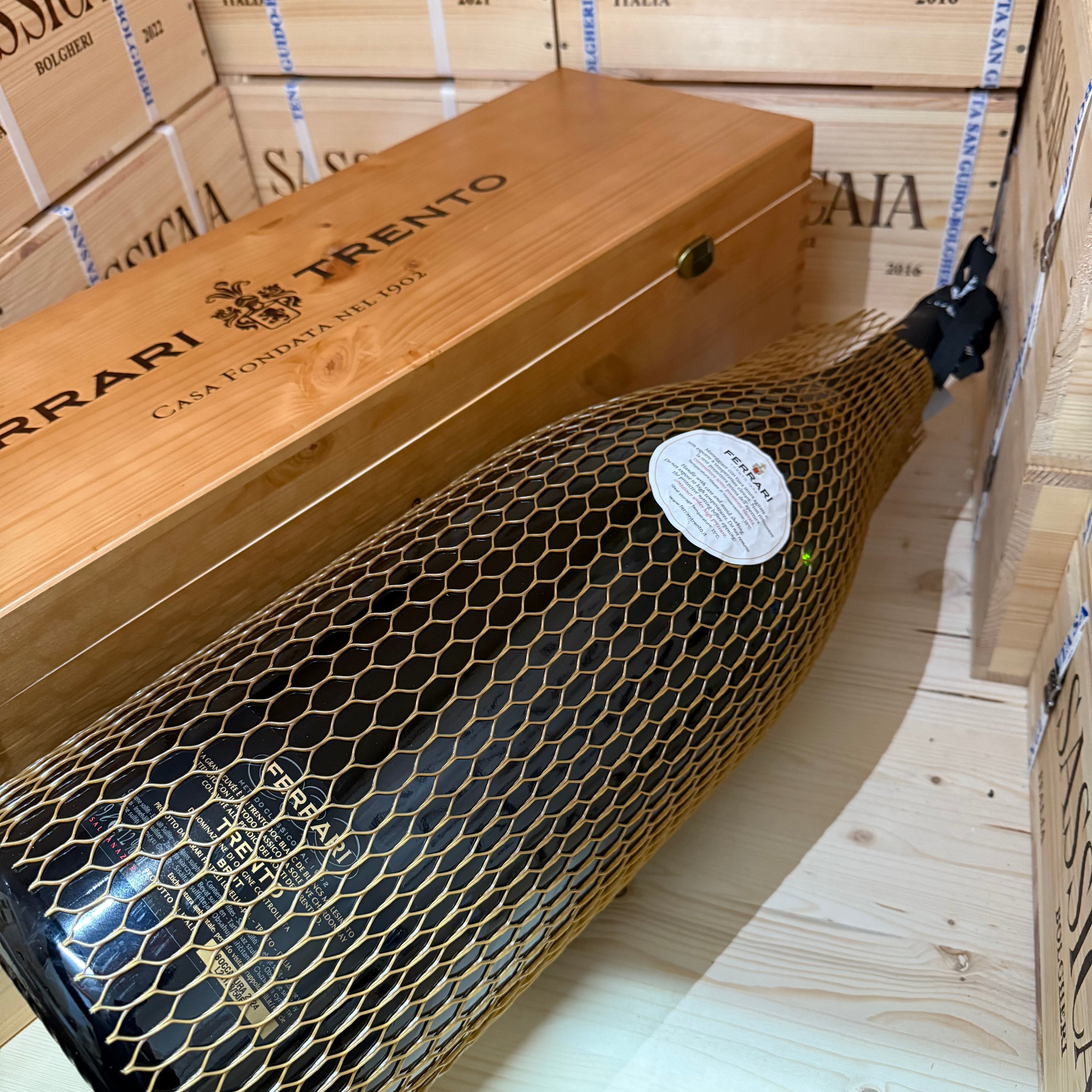 Ferrari Gran Cuvee 2018 Salmanazar in Cassa Legno