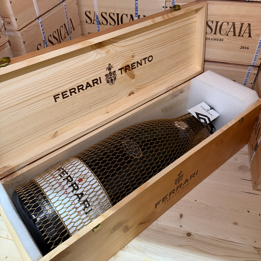 Ferrari Gran Cuvee 2018 Salmanazar in Cassa Legno