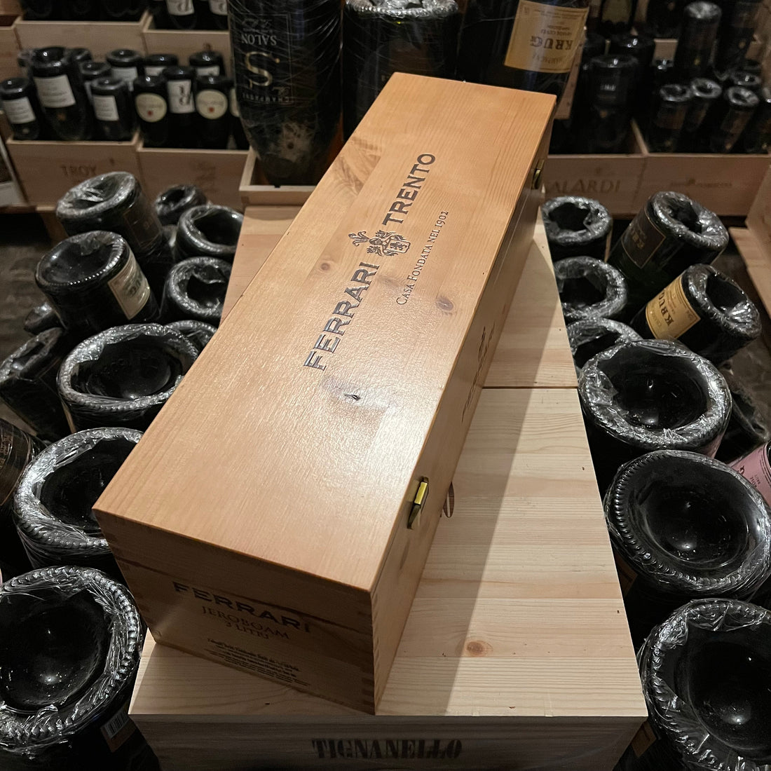 Ferrari Gran Cuvee Jeroboam in Cassa Legno