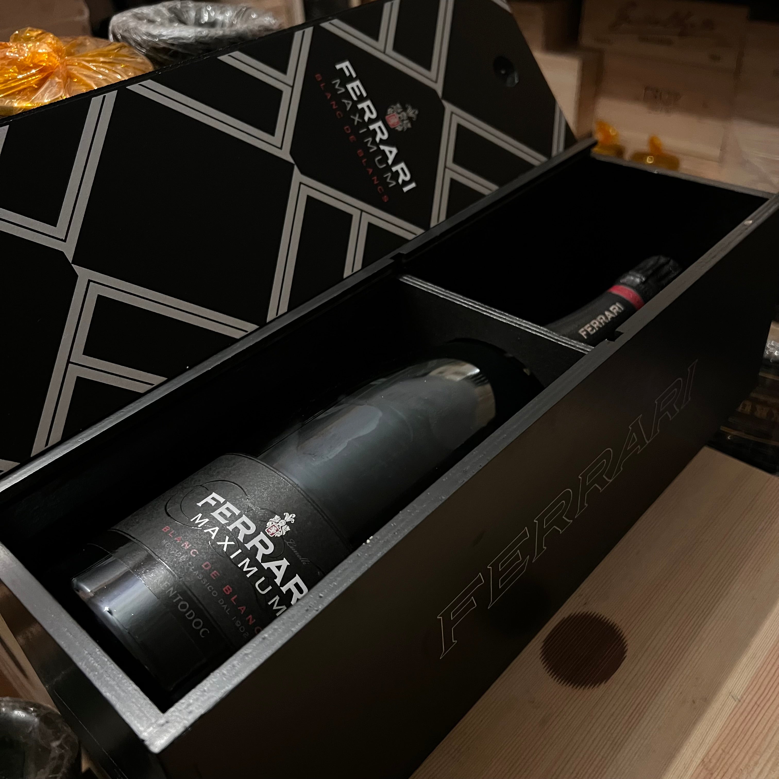 Ferrari Maximum Blanc de Blancs Magnum in Cassa Legno