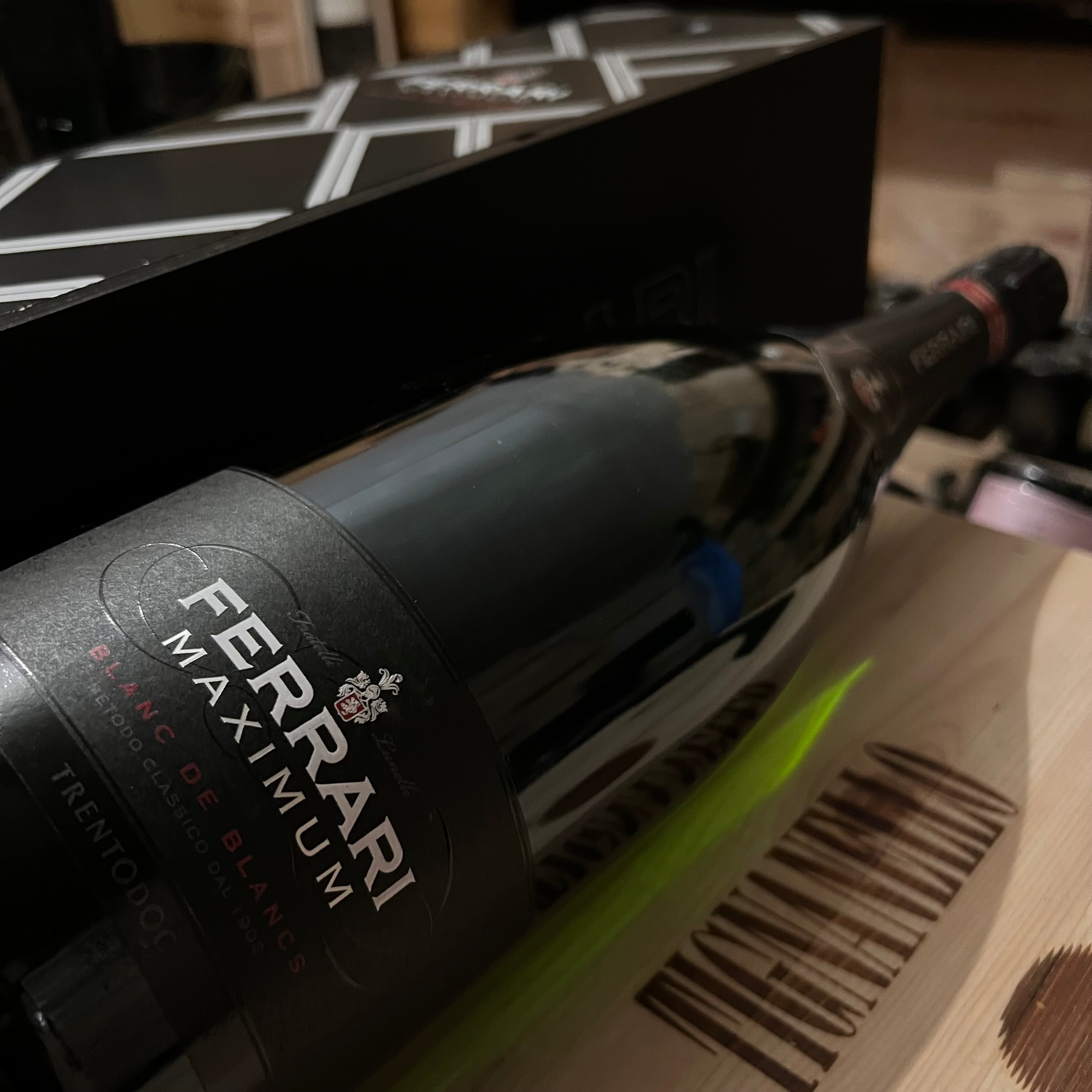 Ferrari Maximum Blanc de Blancs Magnum in Cassa Legno