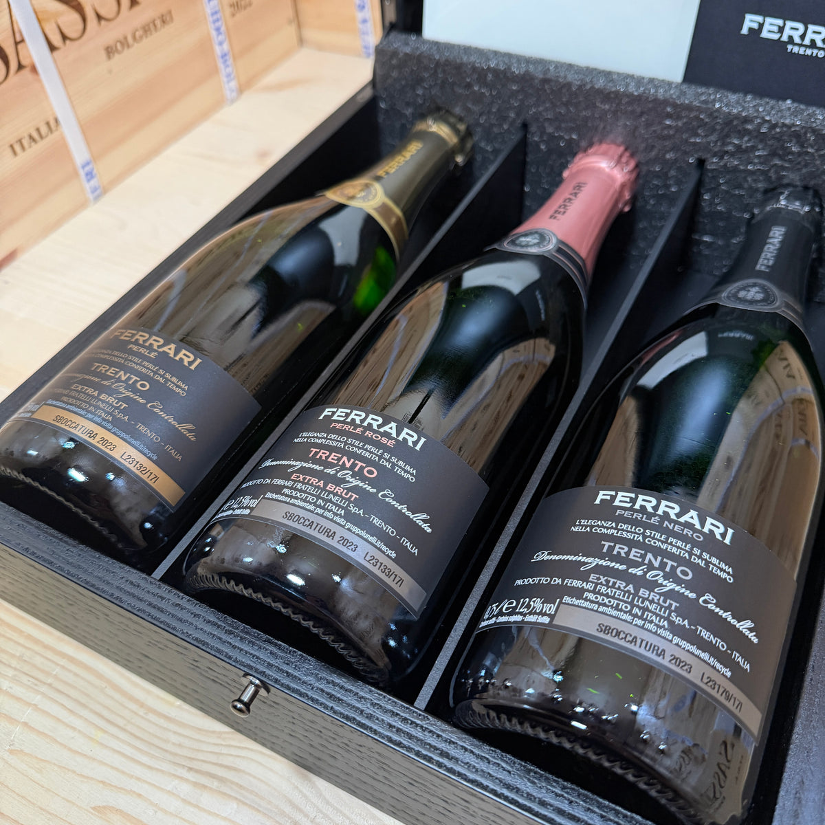 Ferrari Orizzontale 2005 - Perlè - Perlè Rosè - Perlè Nero Riserva Sboccatura Recente - Cassa Legno 3 Bottiglie