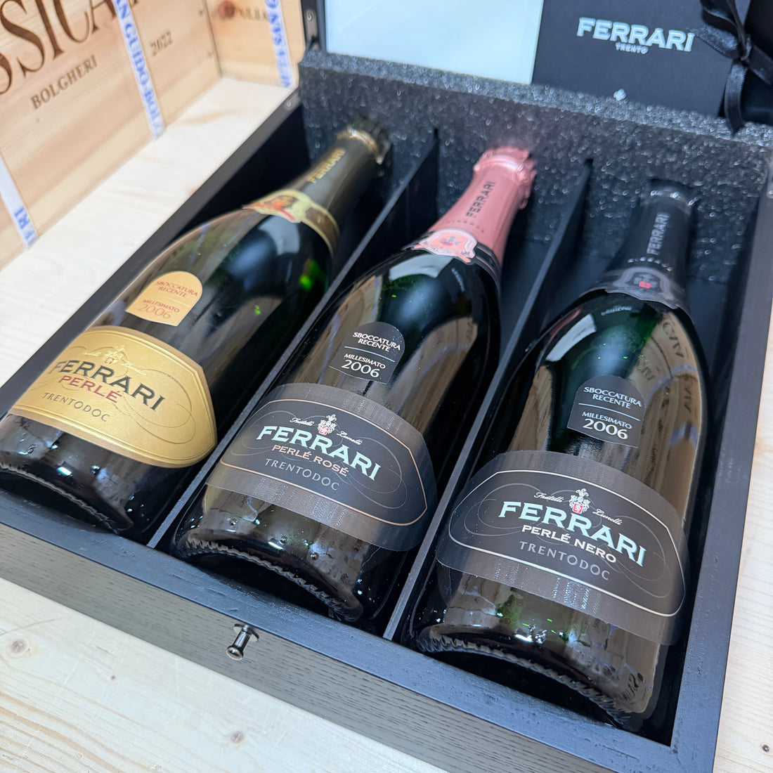 Ferrari Orizzontale 2006 - Perlè - Perlè Rosè - Perlè Nero Riserva Sboccatura Recente - Cassa Legno 3 Bottiglie
