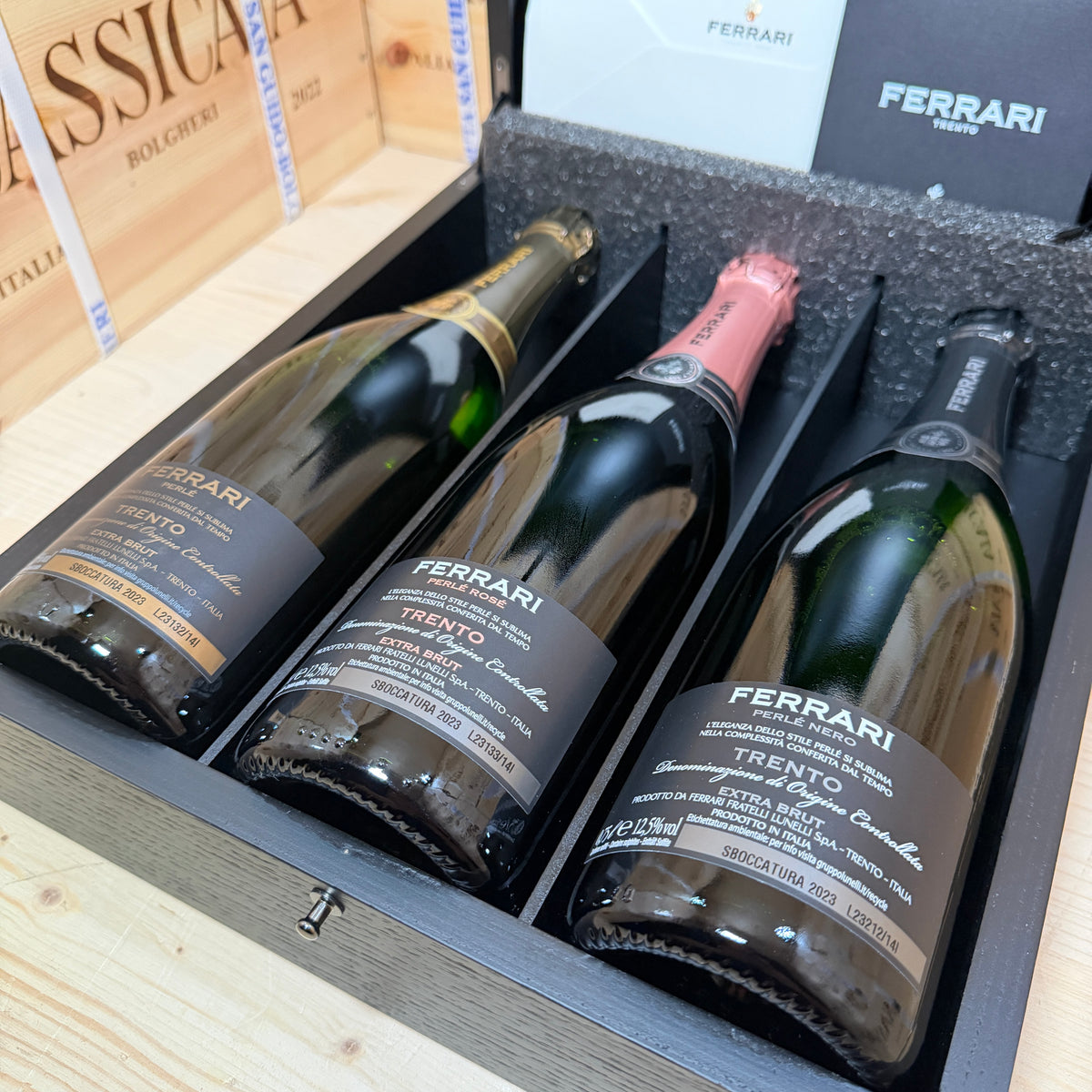 Ferrari Orizzontale 2008 - Perlè - Perlè Rosè - Perlè Nero Riserva Sboccatura Recente - Cassa Legno 3 Bottiglie