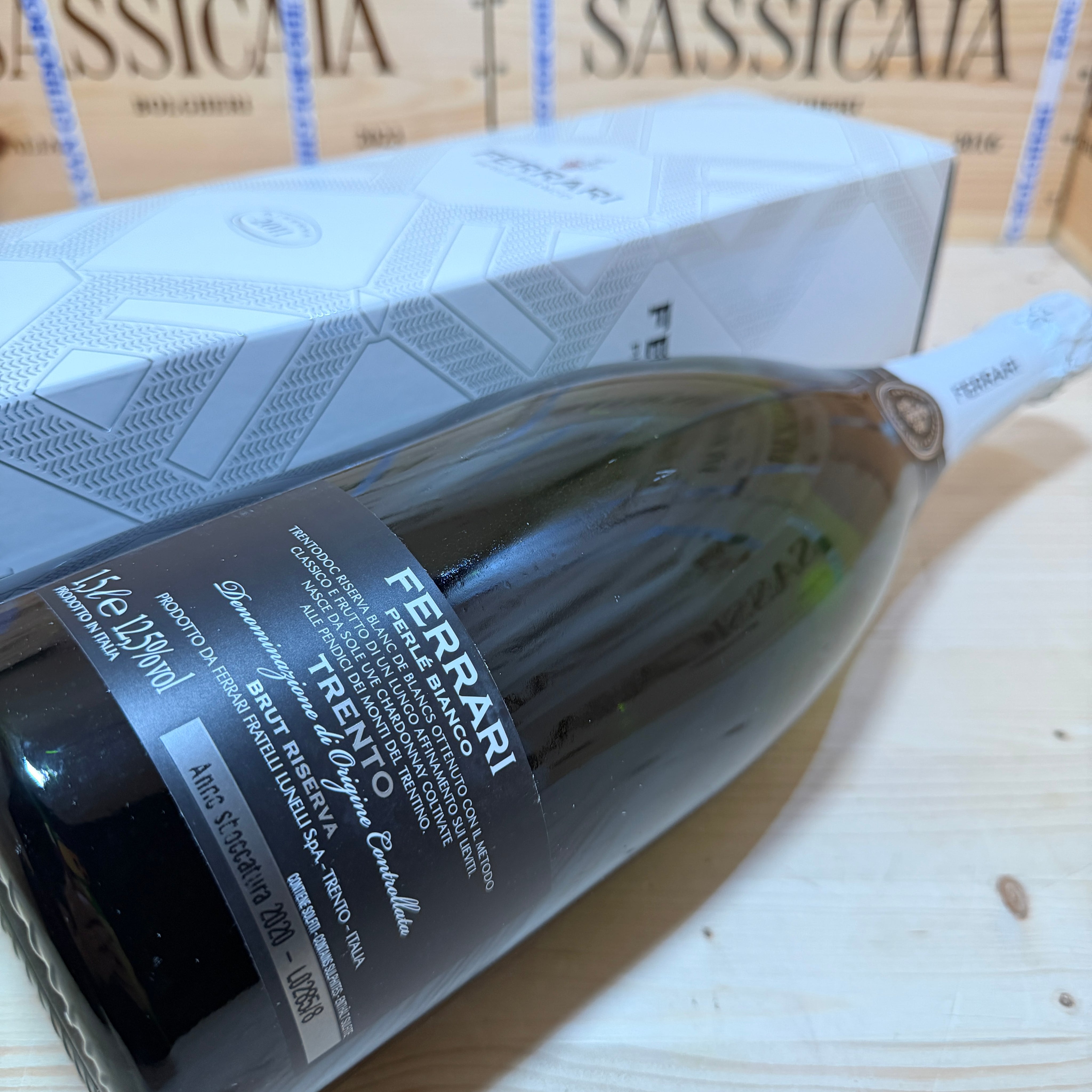 Ferrari Perlè Bianco Riserva 2011 Magnum Astucciato