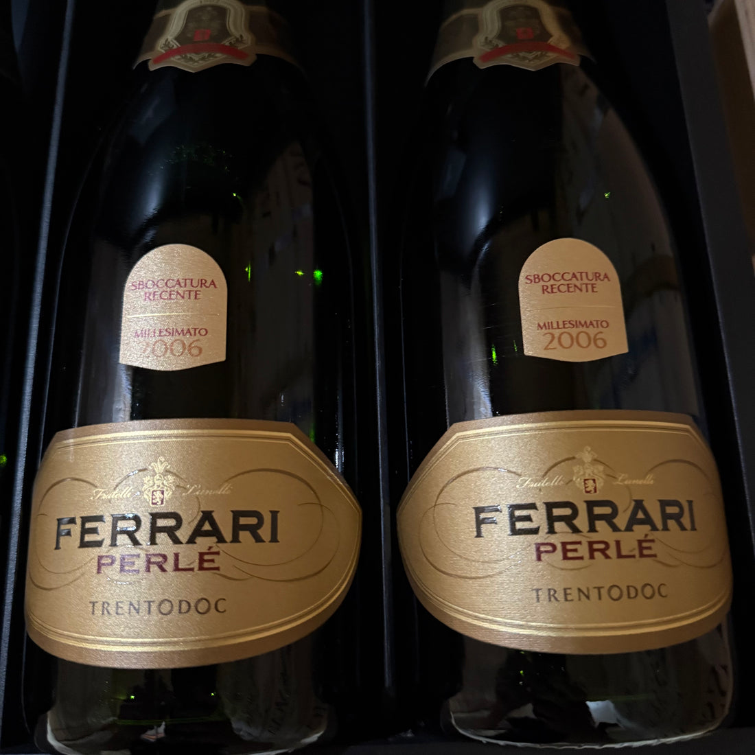 Ferrari Perlè Riserva 2002 - 2004 - 2006 Sboccatura Recente 2021 - Cassa Legno 6 Bottiglie