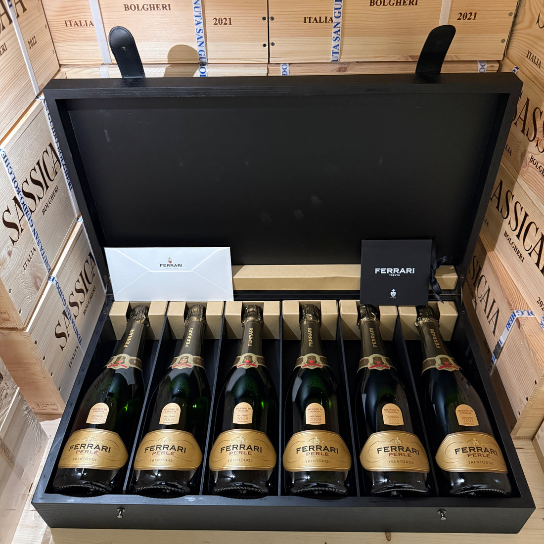 Ferrari Perlè Riserva 2007 - 2009 - 2011 Sboccatura Recente 2025 - Cassa Legno 6 Bottiglie