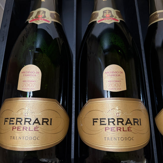 Ferrari Perlè Riserva 2007 - 2009 - 2011 Sboccatura Recente 2025 - Cassa Legno 6 Bottiglie