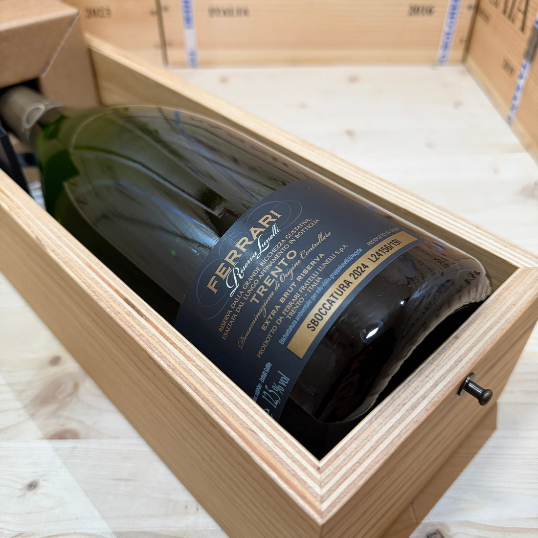 Ferrari Riserva Lunelli 2004 Magnum Sboccatura Recente