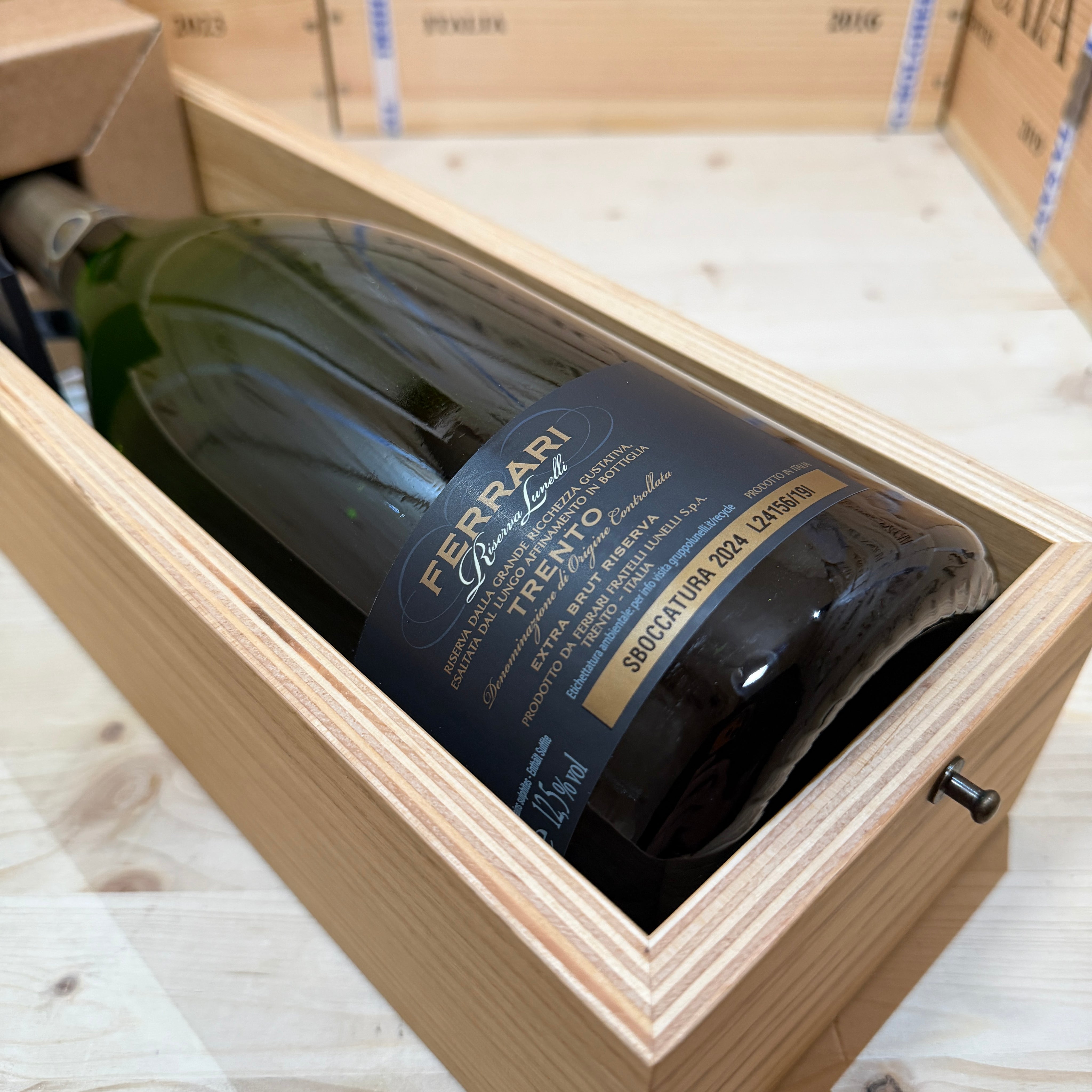 Ferrari Riserva Lunelli 2004 Magnum Sboccatura Recente