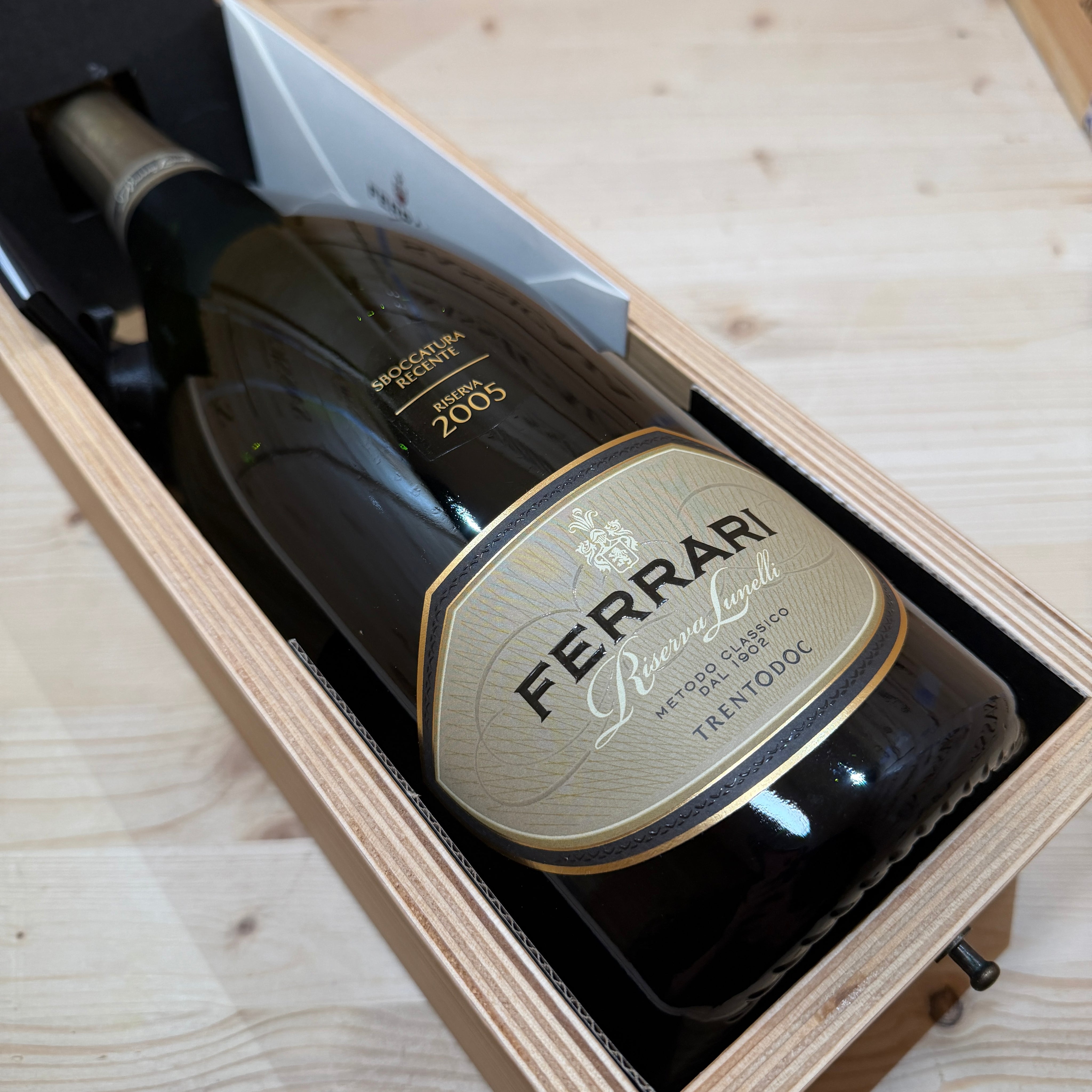 Ferrari Riserva Lunelli 2005 Magnum Sboccatura Recente