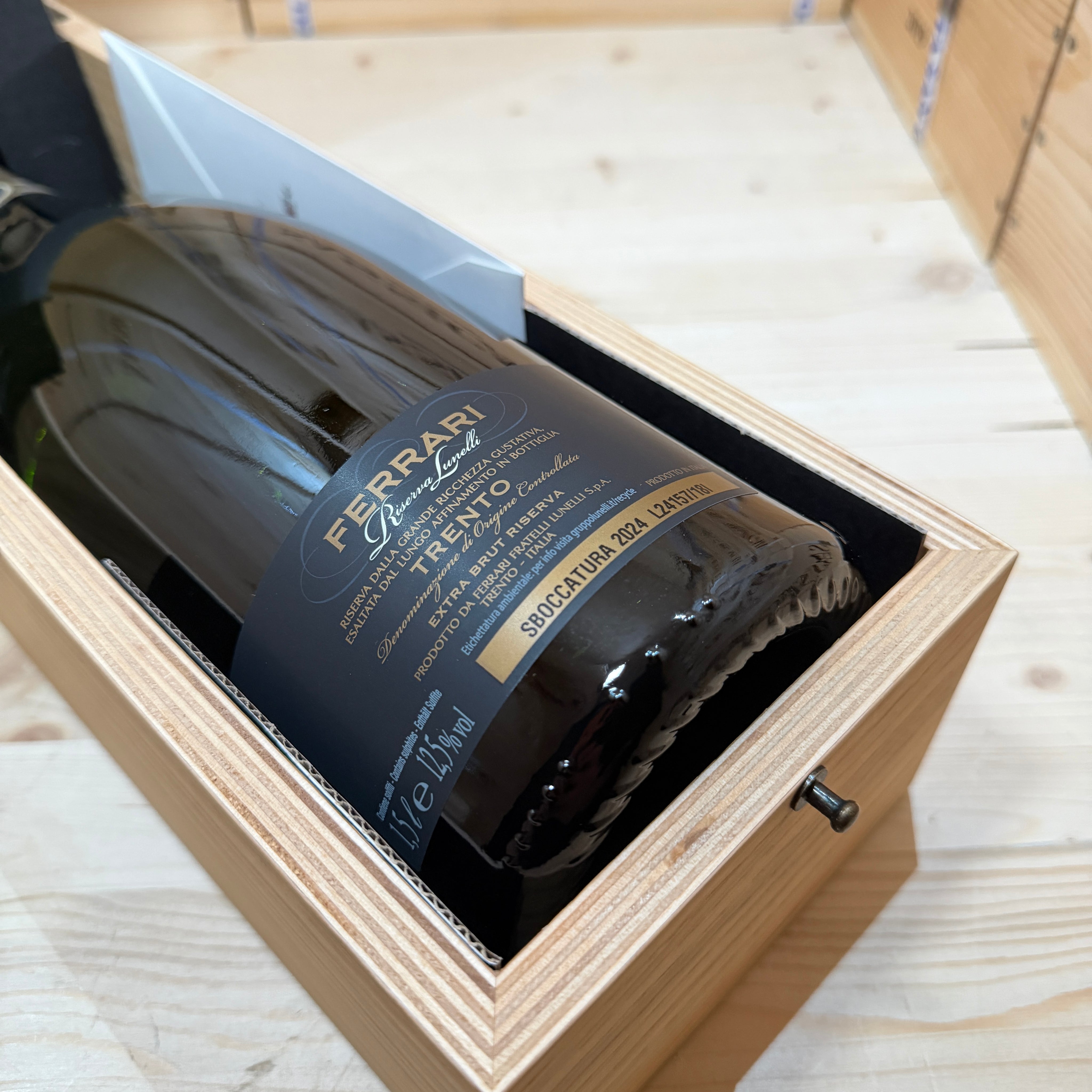 Ferrari Riserva Lunelli 2005 Magnum Sboccatura Recente