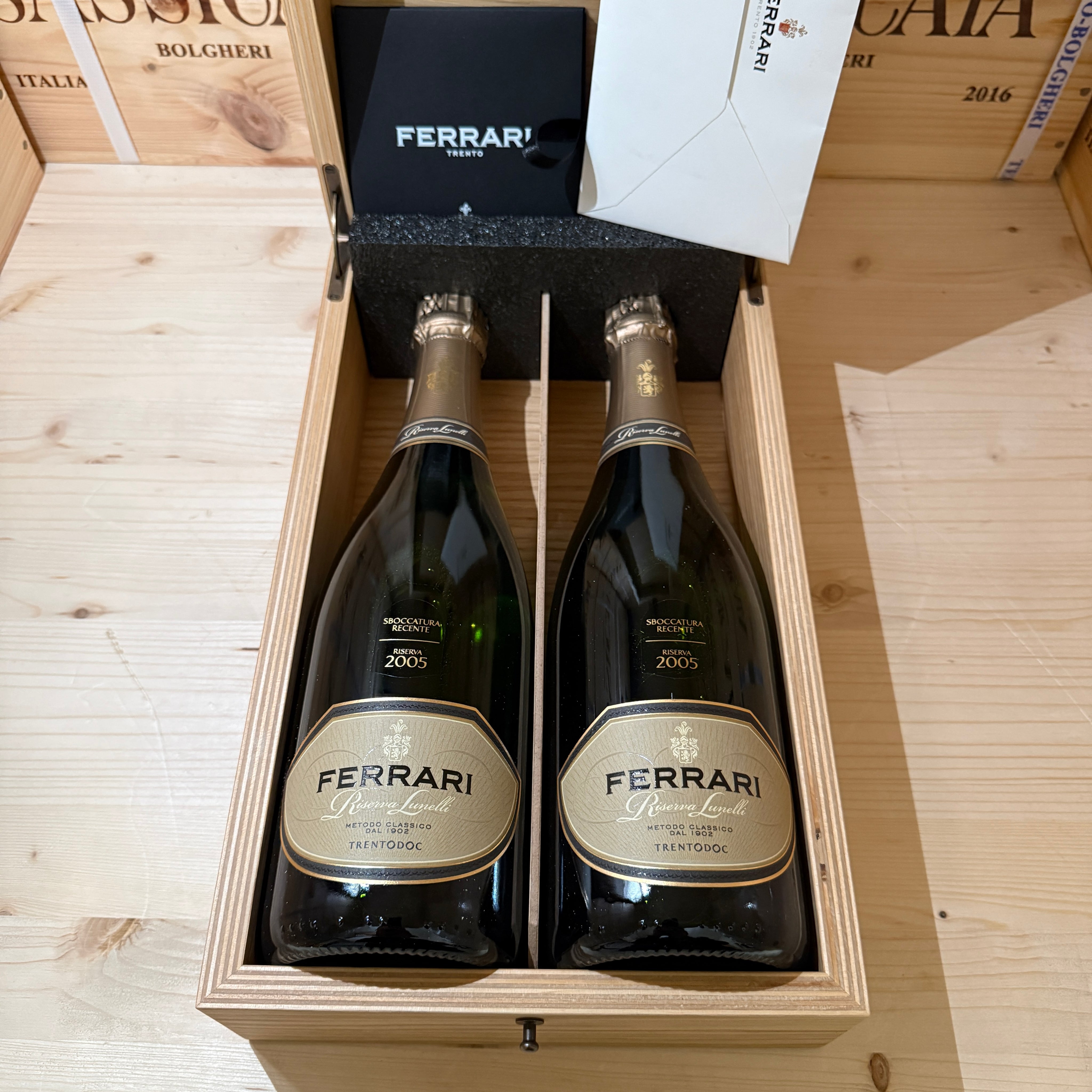 Ferrari Riserva Lunelli 2005 Sboccatura Recente - Cassa Legno 2 Bottiglie Release 2025