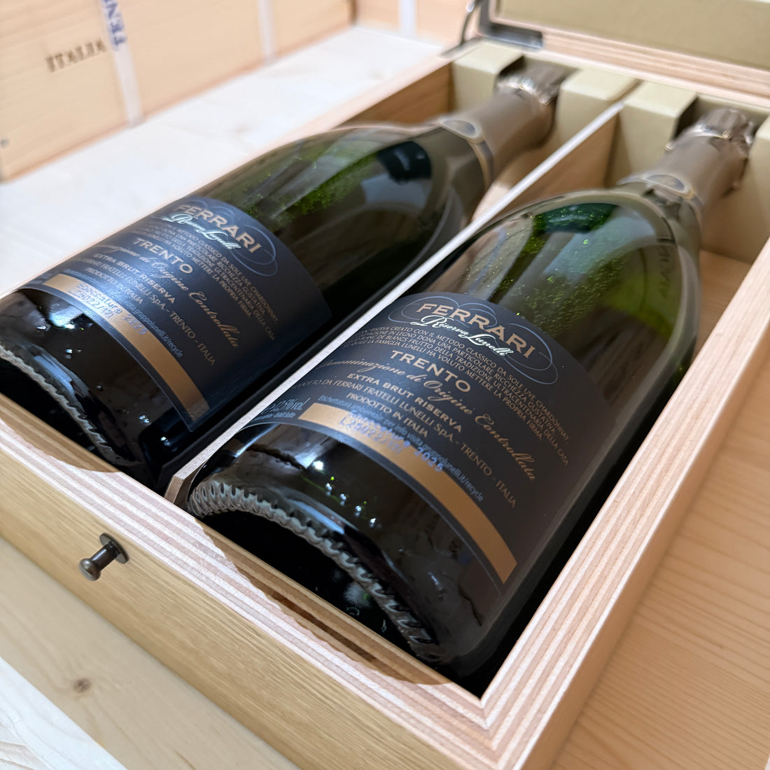 Ferrari Riserva Lunelli 2007 Sboccatura Recente - Cassa Legno 2 Bottiglie Release 2025