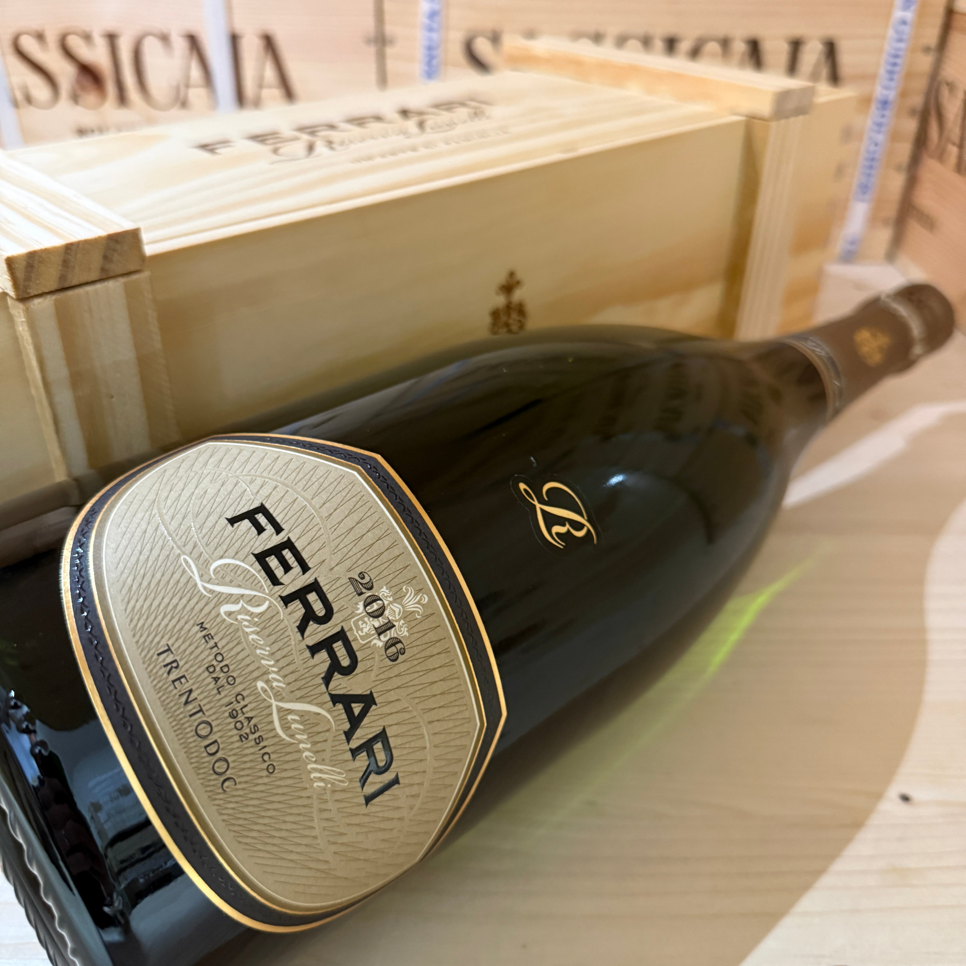 Ferrari Riserva Lunelli 2016 Magnum - in Cassa Legno