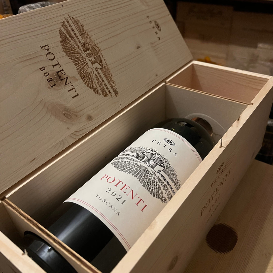 Potenti 2021 Magnum Cabernet Sauvignon Petra - in Cassa Legno