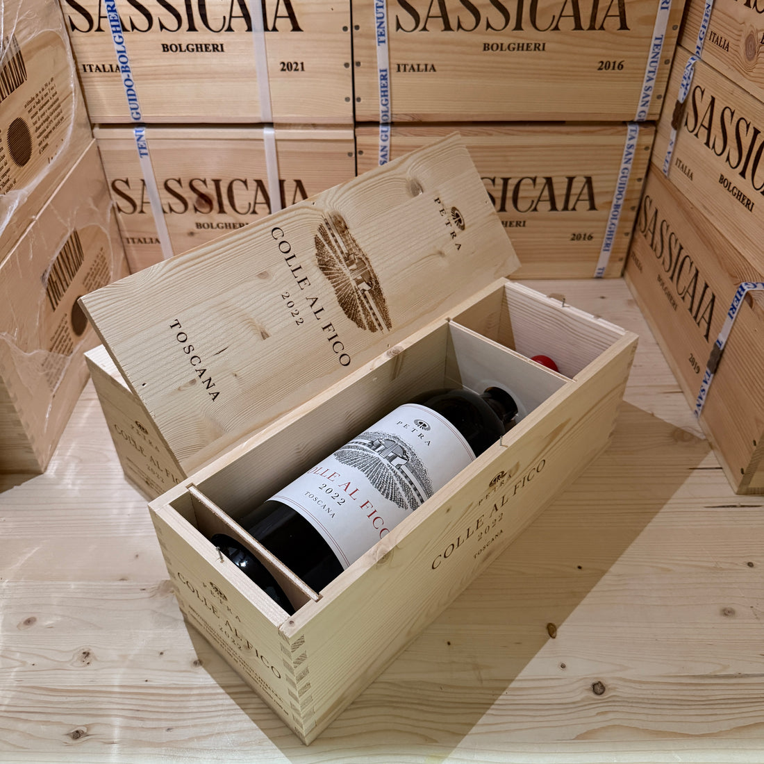 Syrah Colle al Fico Petra 2022 Magnum - in Cassa Legno