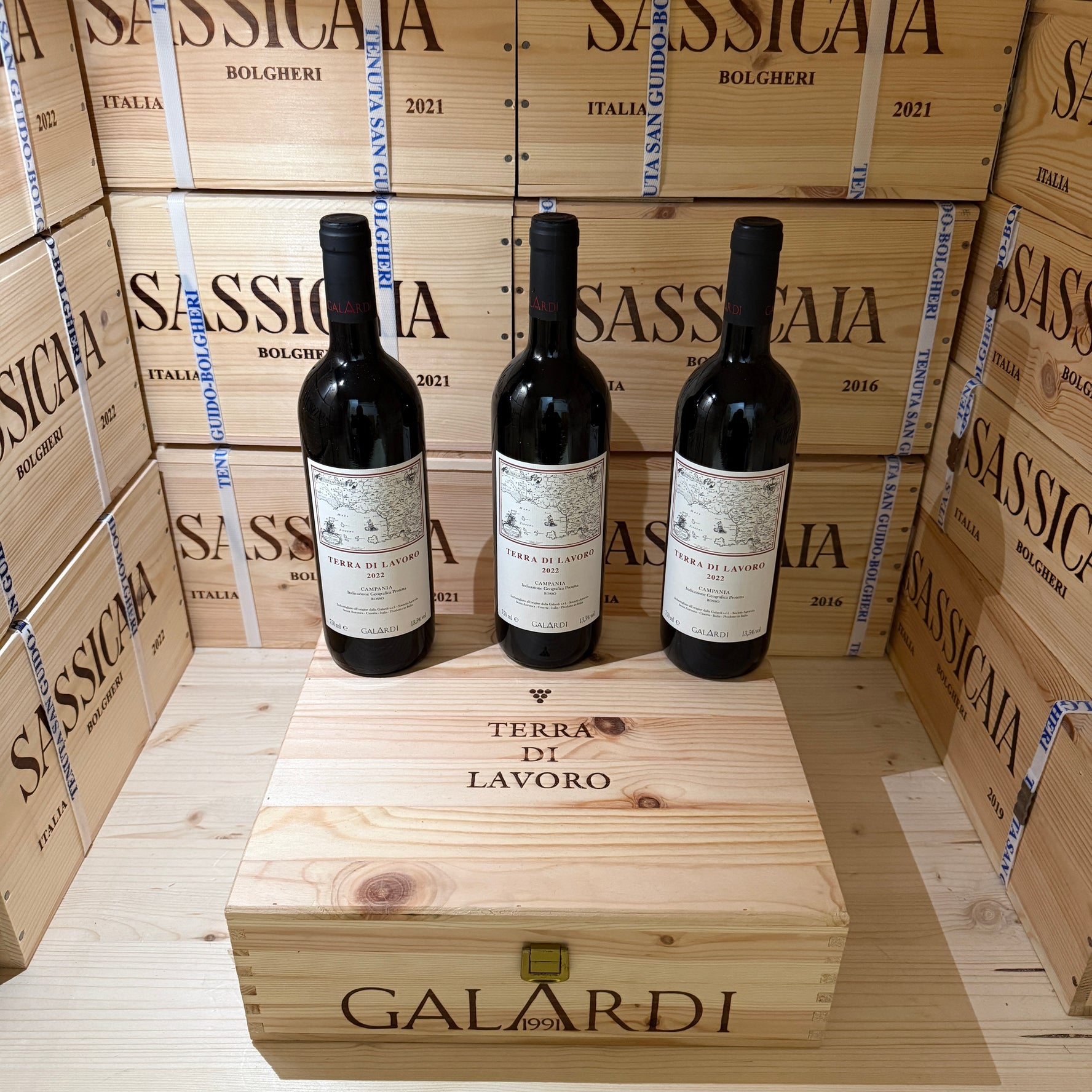 Terra di Lavoro 2022 Galardi - Cassa Legno 3 Bottiglie