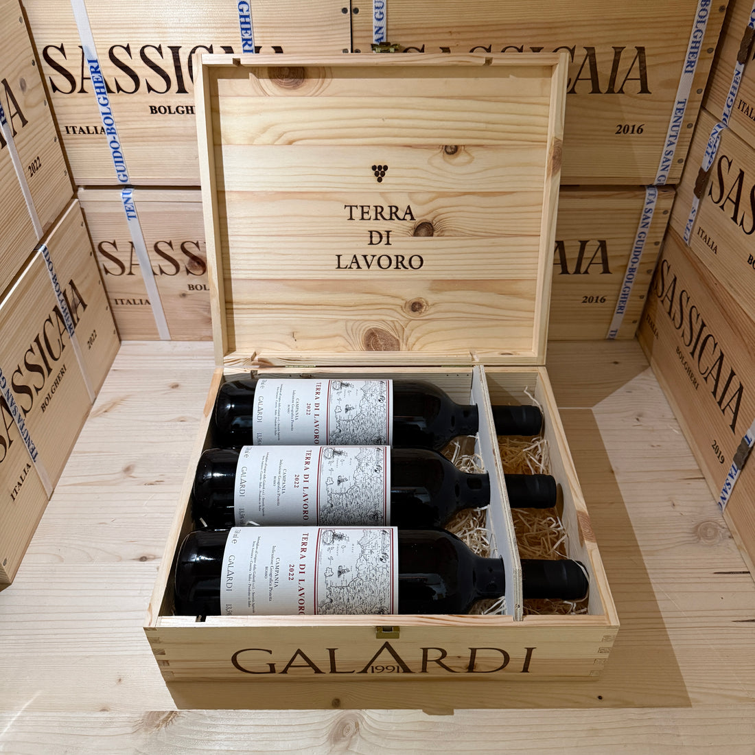 Terra di Lavoro 2022 Galardi - Cassa Legno 3 Bottiglie